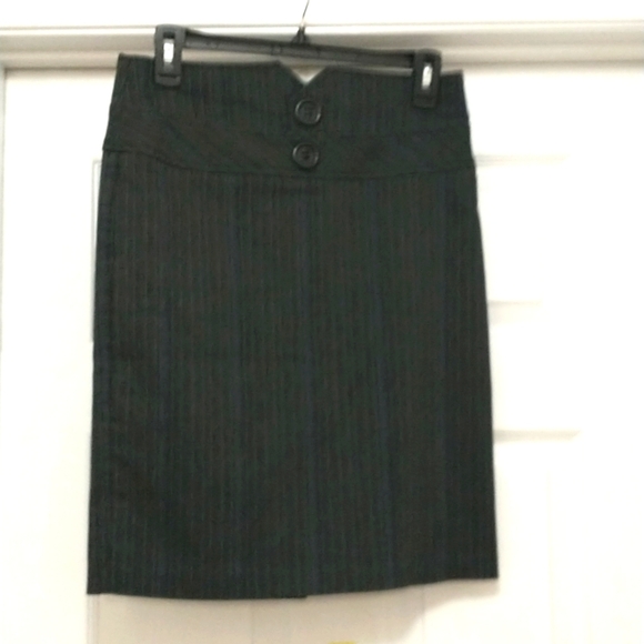 Joe Benbasset Dresses & Skirts - Joe Benbasset Grey Pinstripe Skirt size 9